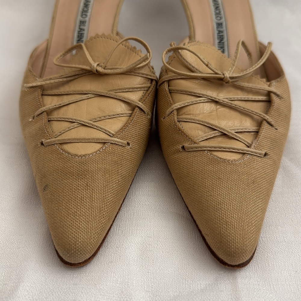 Vintage Manolo Blahnik Cream Mules - Picture 2 of 7